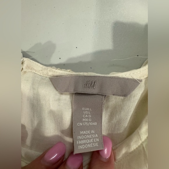 H&M Smocked Cream Sleeveless Top, Size L - Picture 12 of 12